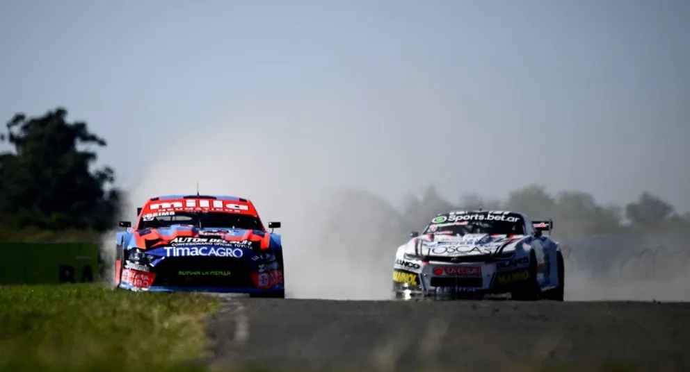 Santiago Mangoni se aseguró la cuarta fecha del año del Turismo de Carretera, Mauricio Lambiris se quedó con la segunda posición y Facundo Urcera ocupó el tercer lugar.