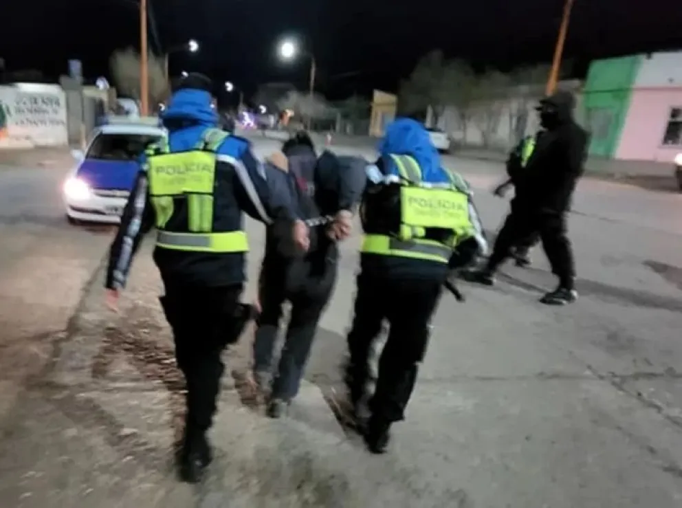 Río Gallegos: intentó robar sándwiches y fue reducido por empleados en una rotisería