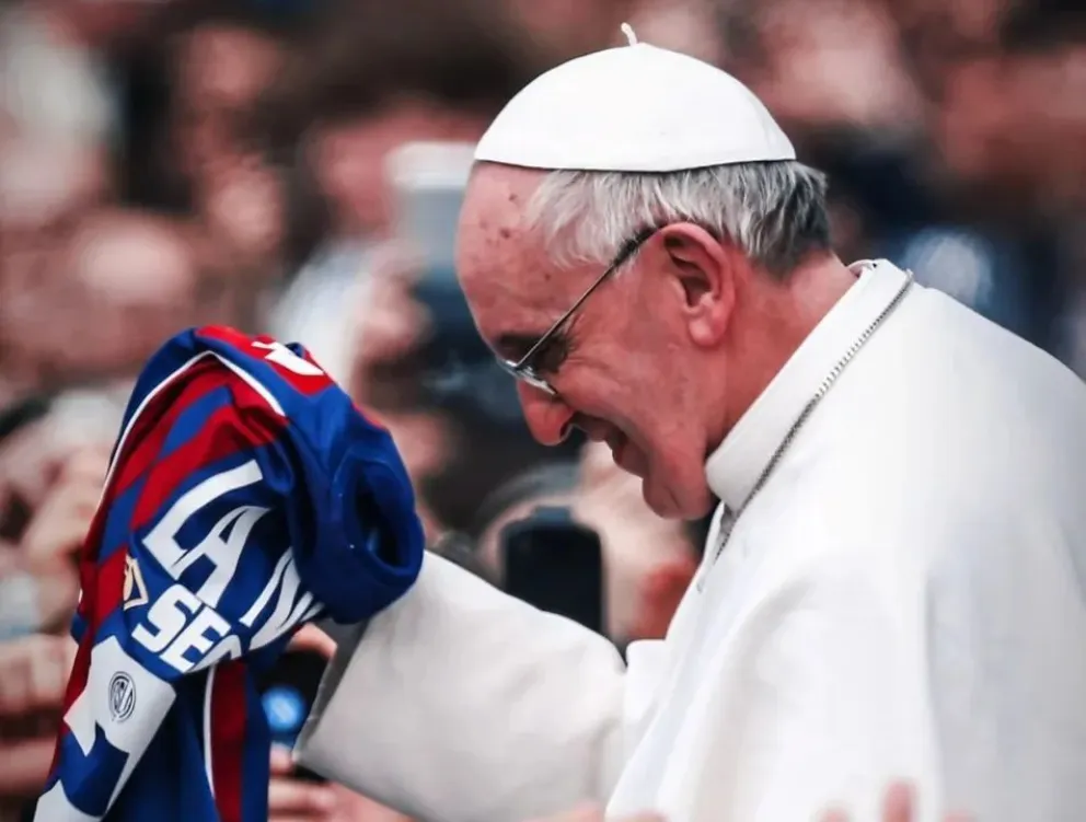 La cuenta oficial de San Lorenzo publicó un emotivo mensaje por el primer aniversario de la muerte del papa Francisco: “Por siempre”.