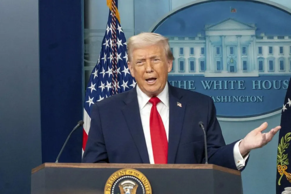 Donald Trump, afirmó que el estrecho de Ormuz permanecerá "sellado herméticamente" hasta que Irán acepte un acuerdo.