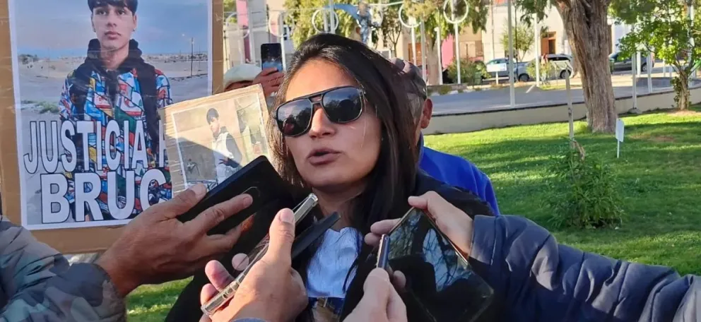 // Familiares y allegados se convocaron para pedir justicia por Bruce, el chico asesinado en un boliche de Puerto Madryn