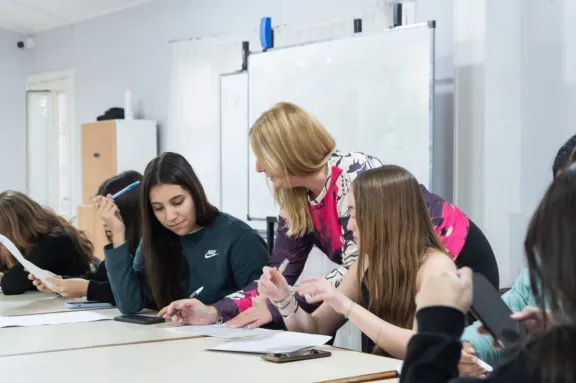 Rada Tilly impulsa espacios gratuitos de orientación y acompañamiento para jóvenes