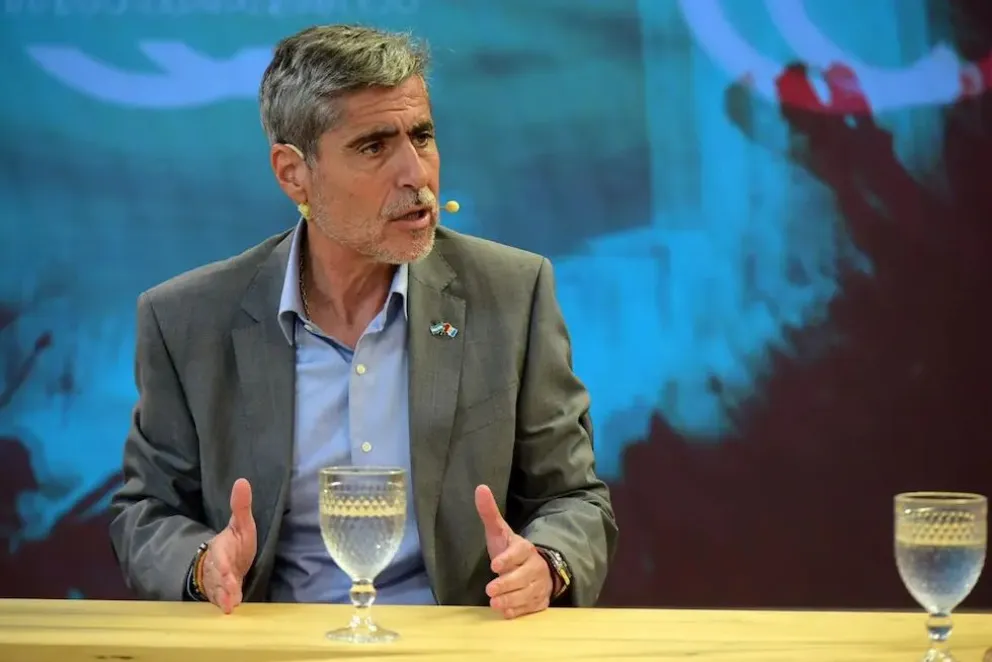 El Gobierno de Córdoba implementó un nuevo protocolo que cobrará los operativos a los responsables mayores de los alumnos imputados.