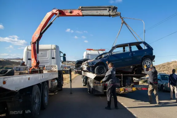 Continúa el operativo de remoción de vehículos secuestrados en Ruta 3 y 26