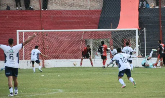 Jorge Newbery ganó en Gaiman y es finalista