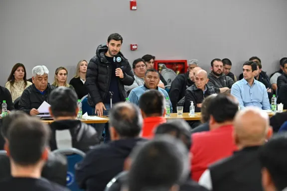 Barril a USD 100: Torres exige inversiones 