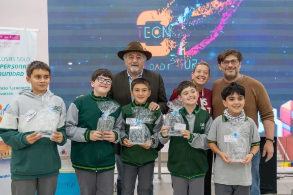 Premiaron la innovación en el Hackatón “Ciudad Futura 2026”