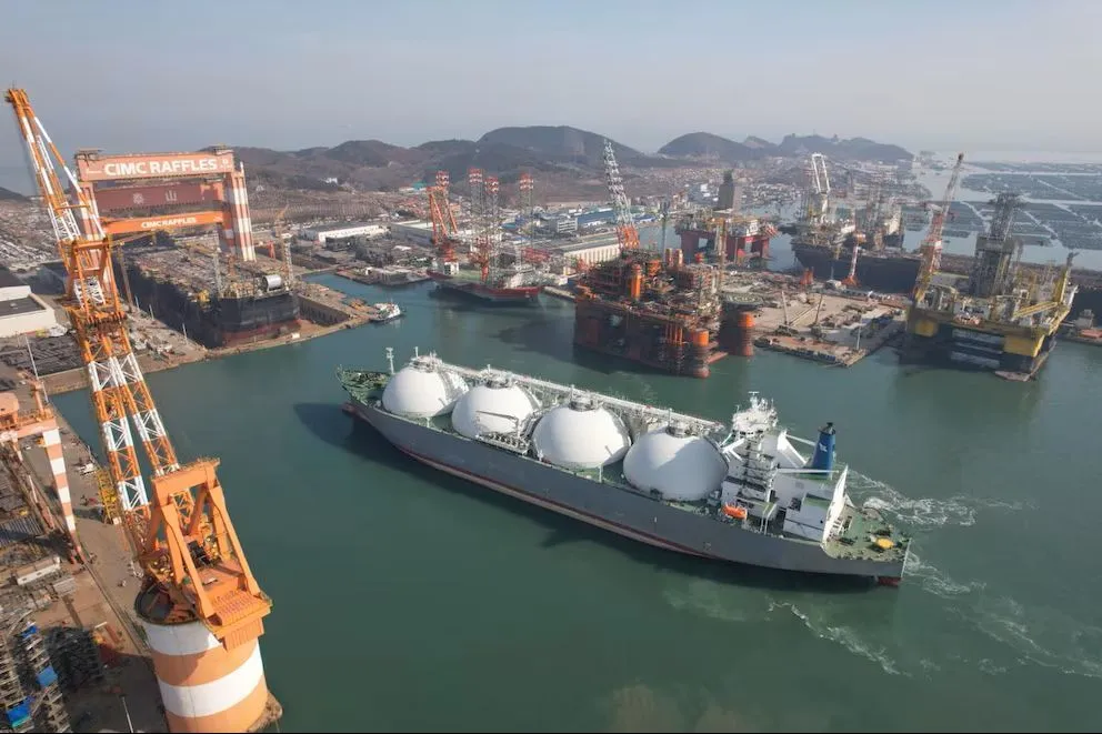 Uno de los barcos que usará SESA para licuar el gas en Río Negro.
