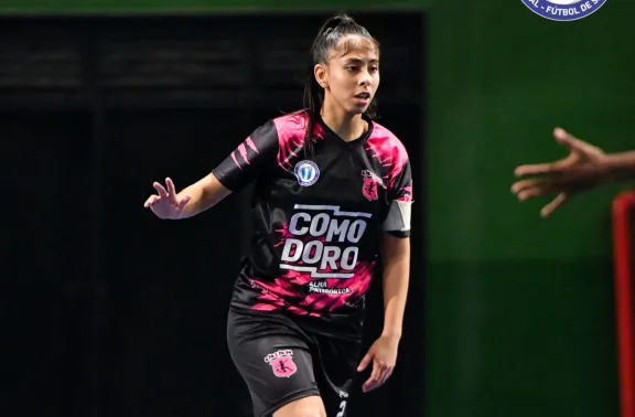 Comodoro juega cuartos de final ante Corrientes. En VIVO