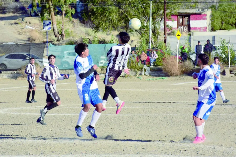 La Nueva se mantiene arriba con otra goleada