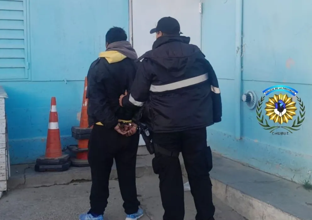 Fue a la comisaría por un trámite y terminó detenido