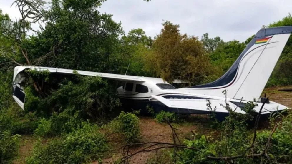 La avioneta fue encontrada en una finca ubicada a unos 40 kilómetros de la localidad de Los Blancos, al este de la provincia de Salta