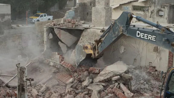 Fin a un histórico foco de inseguridad: Se inició la demolición de la calera de Trelew
