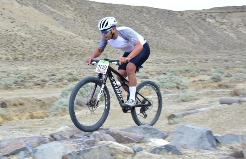 Participaron más de 60 ciclistas y el triunfador en la categoría Elite fue el comodorense Thomas Bustamante.