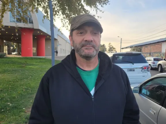 Choferes de Uber proponen una app para regularizar el servicio y unificar taxis y remises