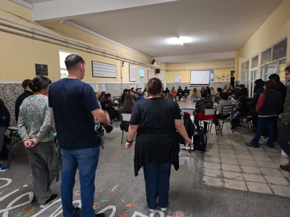 Los estudiantes del ISFD 802 organizan un fogón de lucha y piden ser escuchados