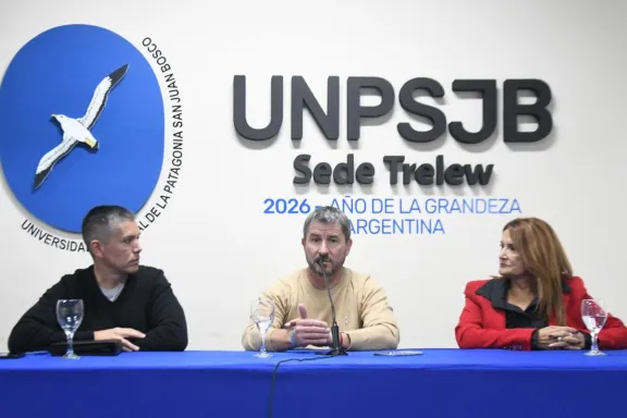 Trelew y la UNPSJB lanzaron pasantías educativas para fortalecer el programa “Educar para la Democracia”