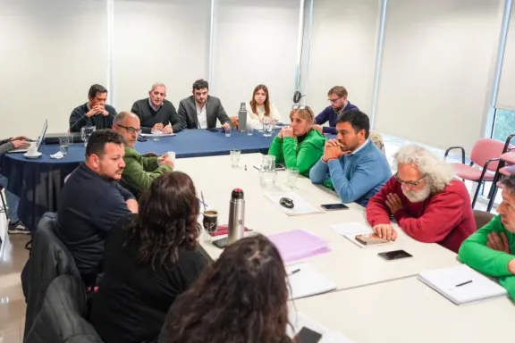 Auxiliares de Educación: Provincia ofreció suba superior al 15% y cláusula de revisión por inflación
