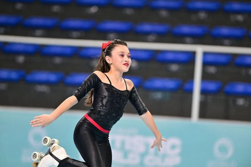 La patinadora comodorense Isabella Chávez sigue entrenando fuerte para poder llegar al Campeonato Sudamericano.