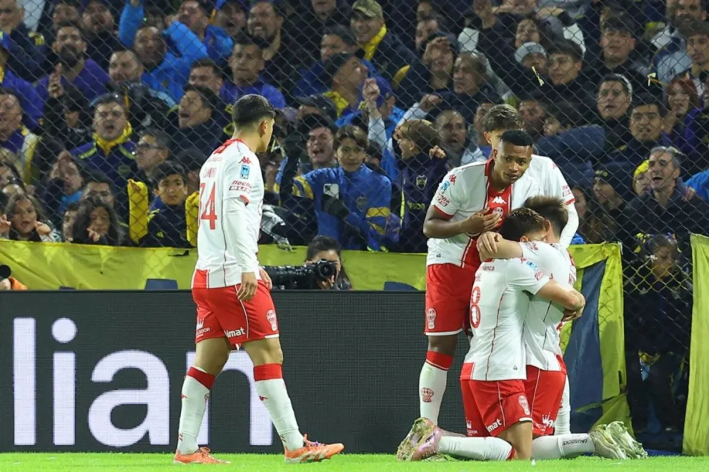 Con dos jugadores de más, Boca perdió con Huracán
