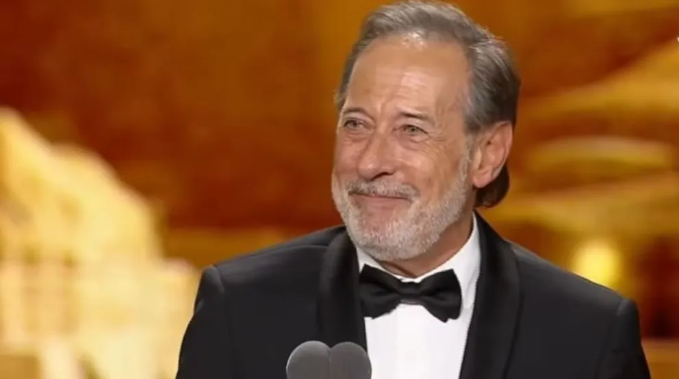 Guillermo Francella recibió el galardón de honor de los Premios Platino 2026. (Foto: Captura Youtube Canal22).