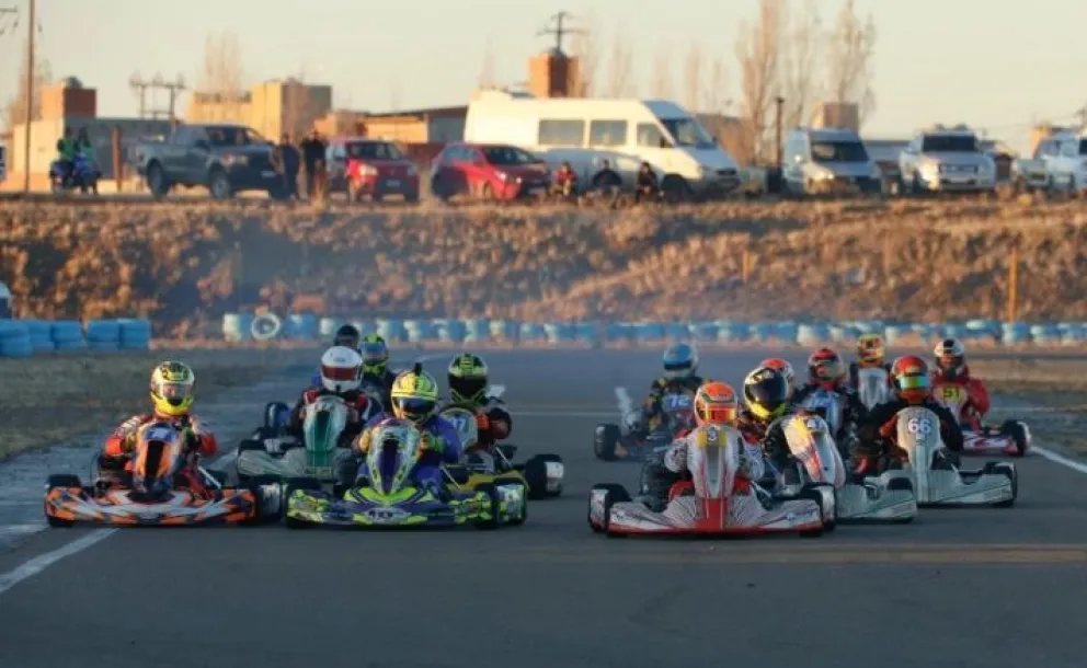 Se corre la cuarta fecha de karting en Comodoro