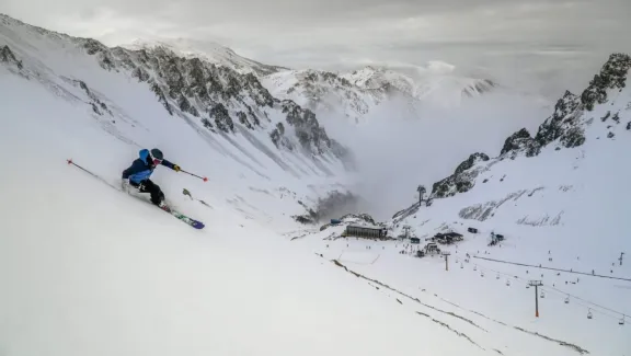 Esquel se prepara para la nieve: Lanzan la venta de pases para la temporada de esquí 2026 en La Hoya