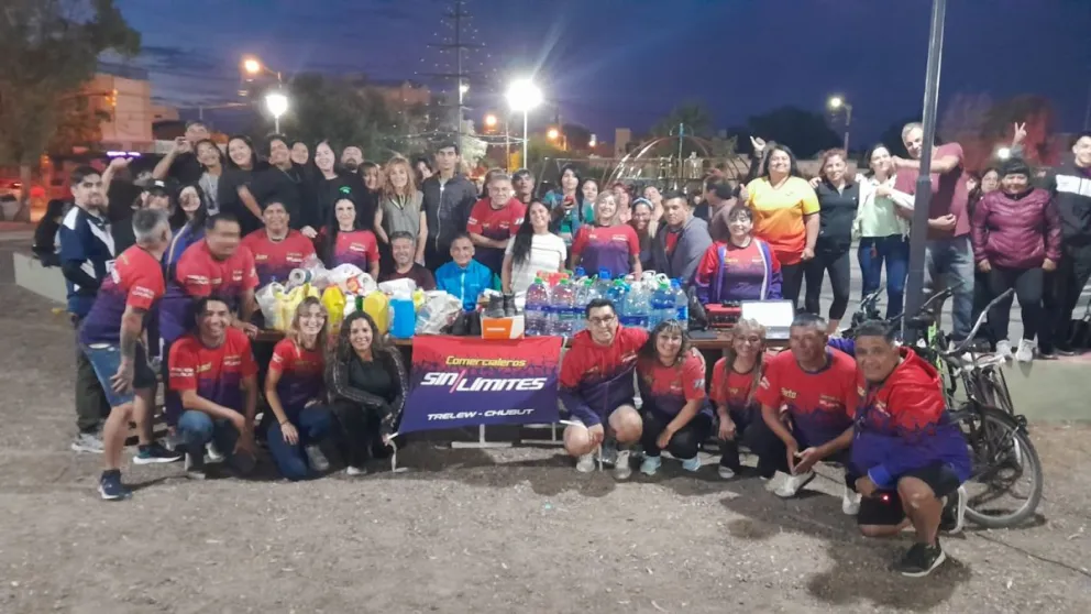El grupo "Comercialeros Sin Límites" celebra sus 4 años