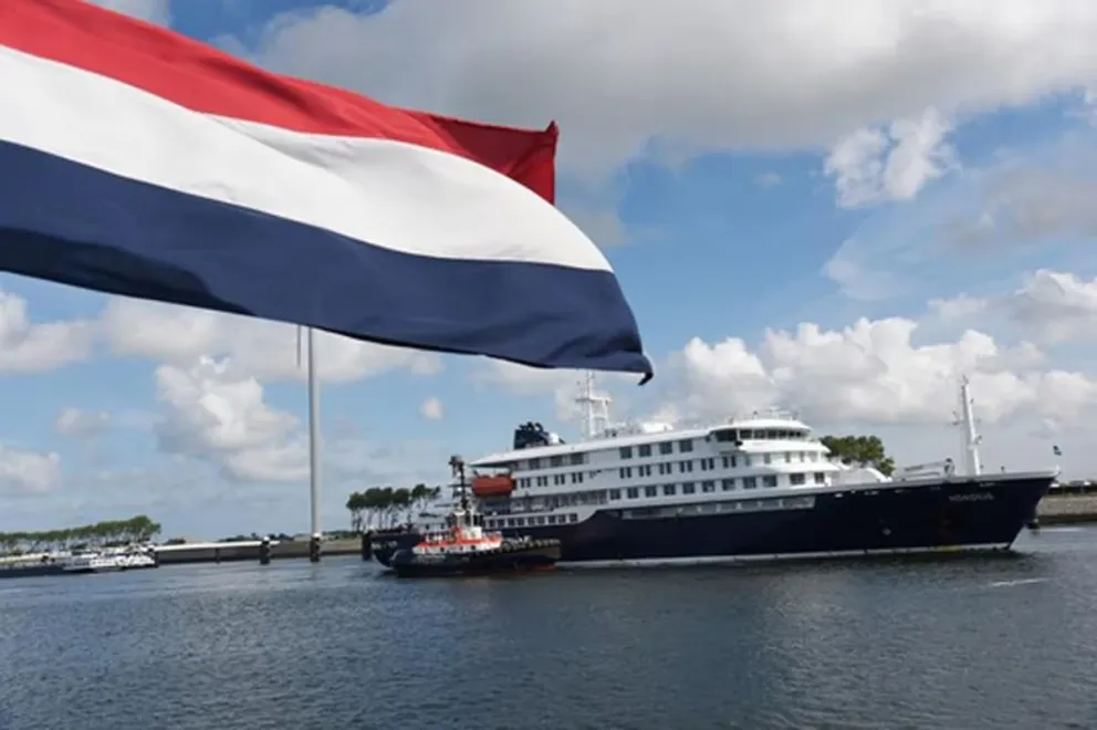El crucero MV Hondius llegó a Rotterdam.