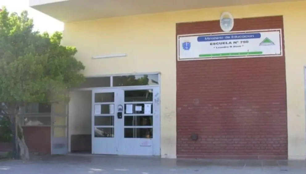 Evacuaron la Escuela N° 750 por una amenaza de bomba