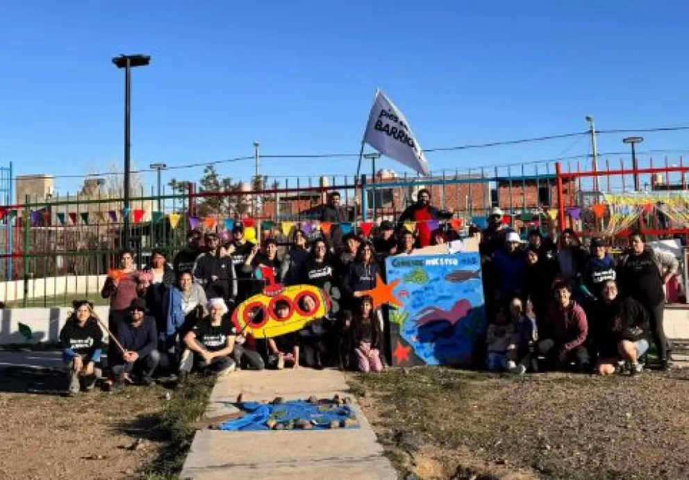 El barrio Comipa celebra el 25 de mayo con una plantación comunitaria y la segunda edición de “Mate y Peña”