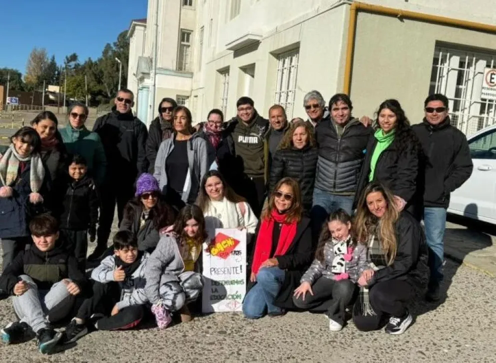 El colegio Dean Funes convoca a un banderazo por salarios docentes