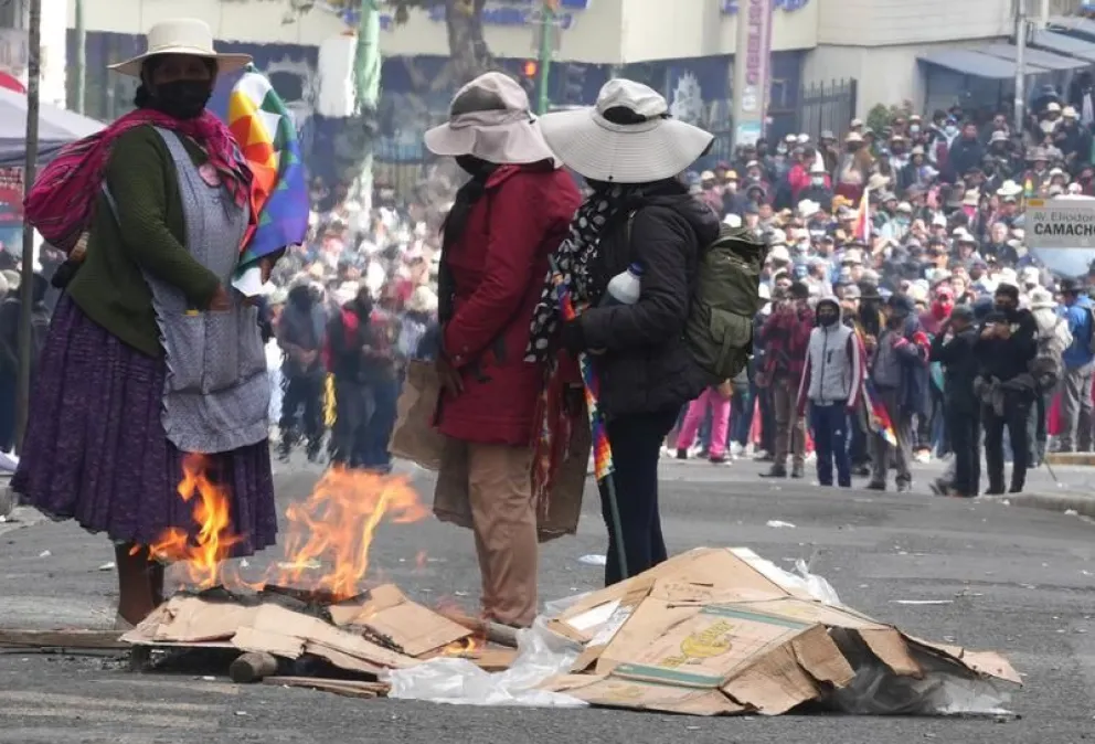Crece la tensión en Bolivia: nuevas marchas y advertencia del presidente Rodrigo Paz // Foto de Javier Mamani (Xinhua)