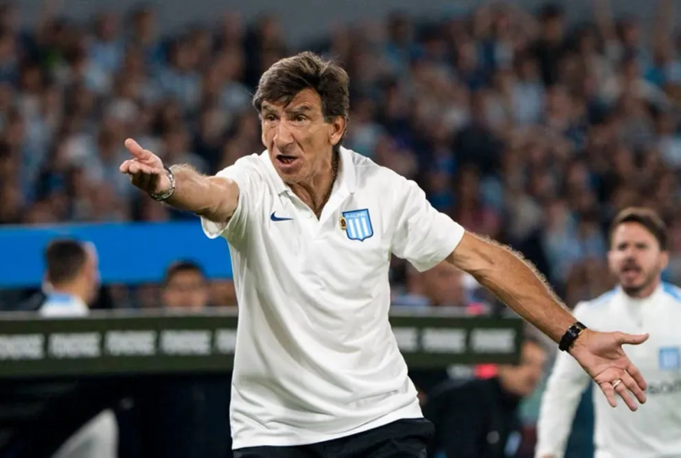 Costas se despidió de Racing con un mensaje a los hinchas y una frase que apunta a Milito