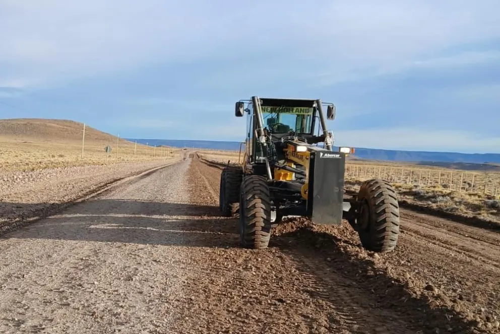 Vialidad Nacional realiza tareas de mantenimiento sobre la Ruta Nacional 260 en Chubut