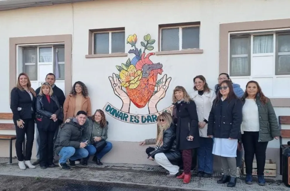 Inauguraron un mural y una plazoleta en el Hospital Santa Teresita