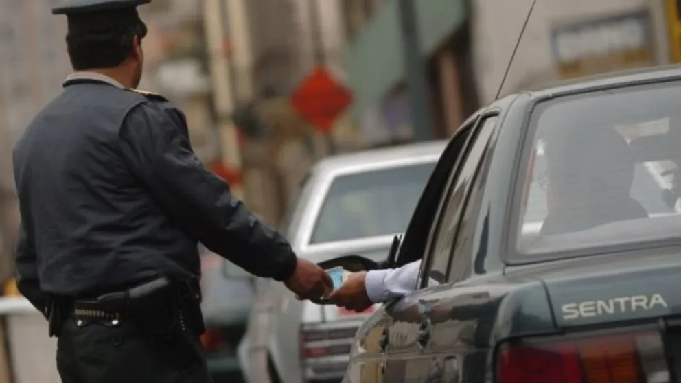 Denuncian a un inspector municipal por presunto pedido de coima en un control vehicular