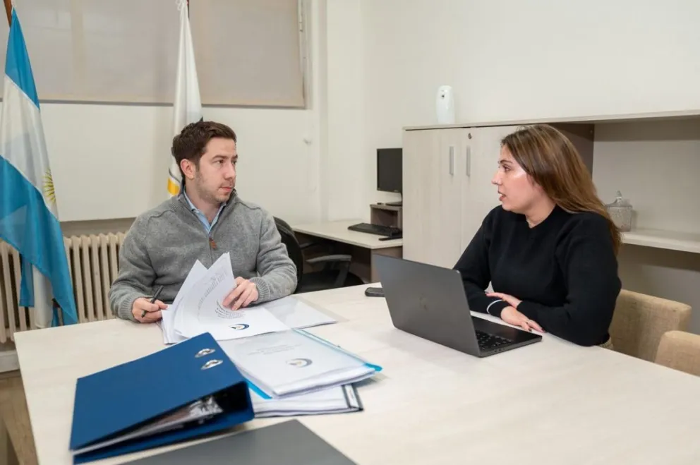 Franco Domizzi (izquierda), presidente de la SCPL junto a Lucía Ávila (derecha), gerente general de la SCPL