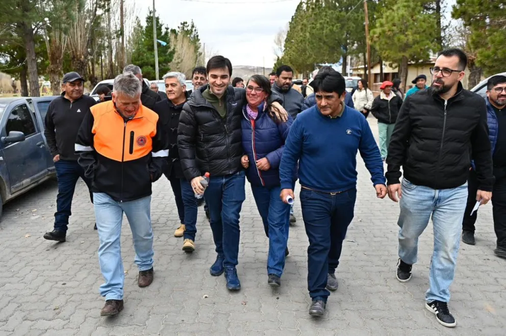 Después de diez años, vuelven a llevar gas a las comunas rurales y alcanzará, en una primera etapa, a 6 localidades del interior de Chubut
