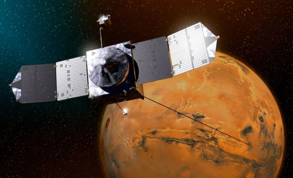 Representación artística de la nave espacial MAVEN en Marte
