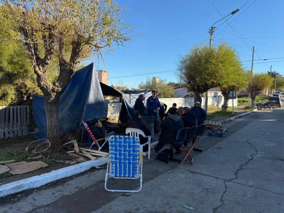Crece el reclamo salarial de policías, bomberos y penitenciarios en Puerto Deseado