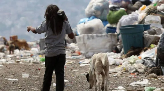 La pobreza infantil bajó a niveles históricos en 2025 pero UNICEF encendió una alarma por un posible repunte