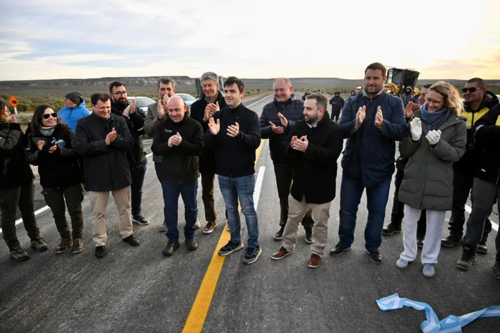 Con una inversión de casi $8.000 millones, Provincia inauguró la pavimentación total del acceso a Playa El Doradillo
