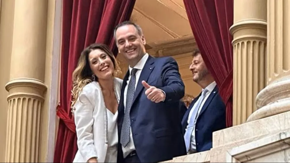 Manuel Adorni y su esposa se incorporaron al Régim