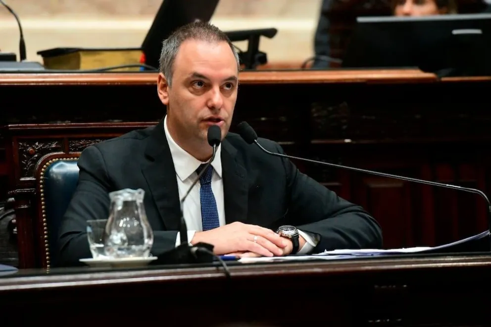 La oposición busca interpelar a Adorni y avanza con una moción de censura