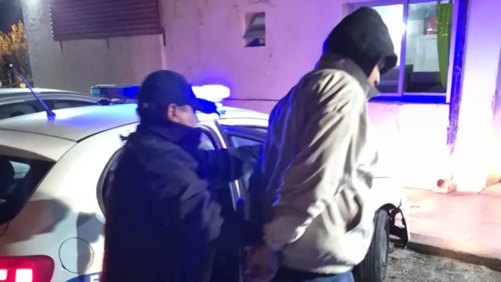 Fue a la casa de su madre pese a una orden judicial y resultó detenido