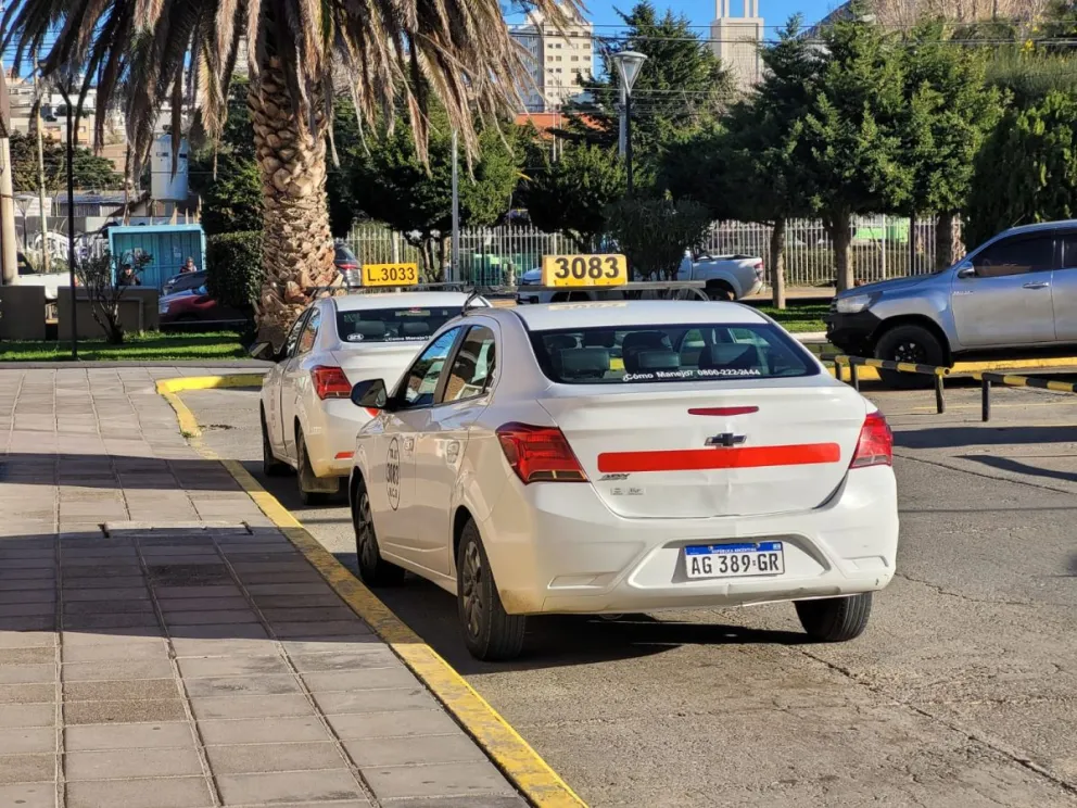Taxistas piden una suba del 30 % en la tarifa