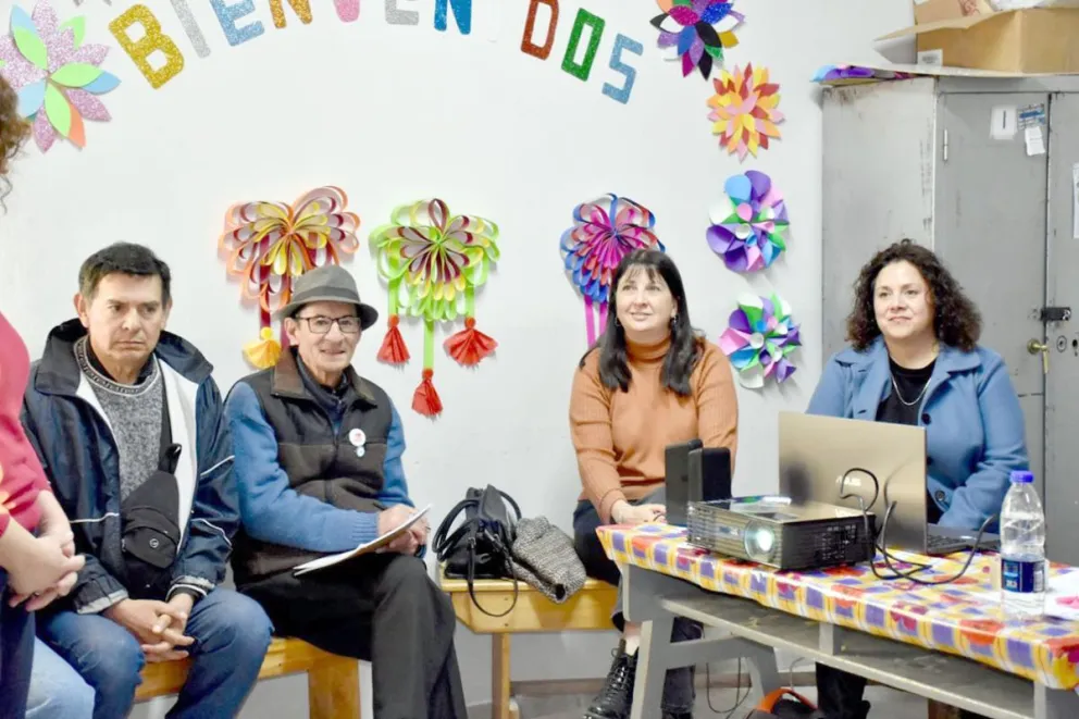 Impulsan jornadas para promover el buen trato hacia las personas mayores