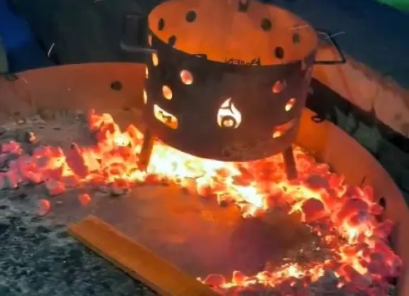 "El Dibu" Martínez exhibió el asado que disfrutó con la Selección durante una advertencia de tormenta