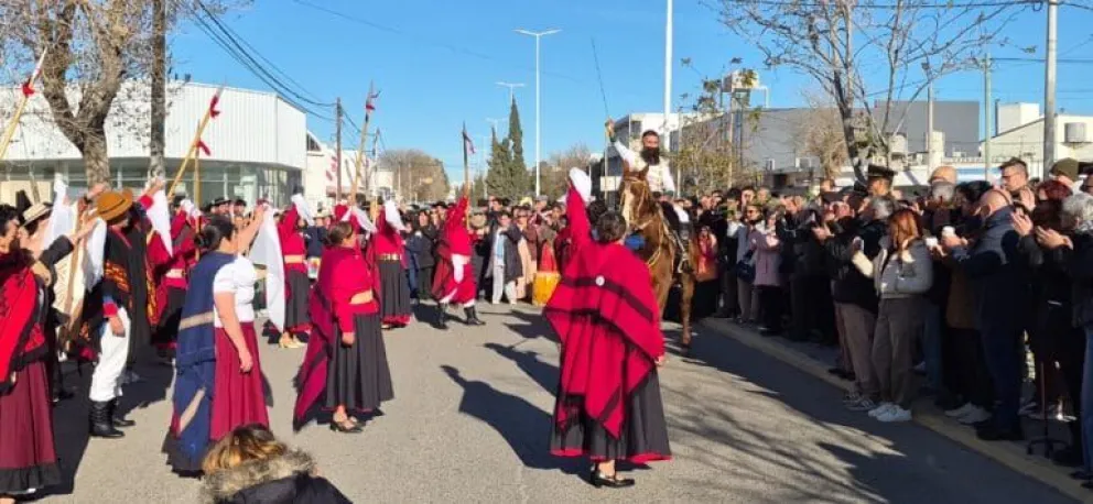 Residentes salteños rindieron homenaje a Güemes en Madryn